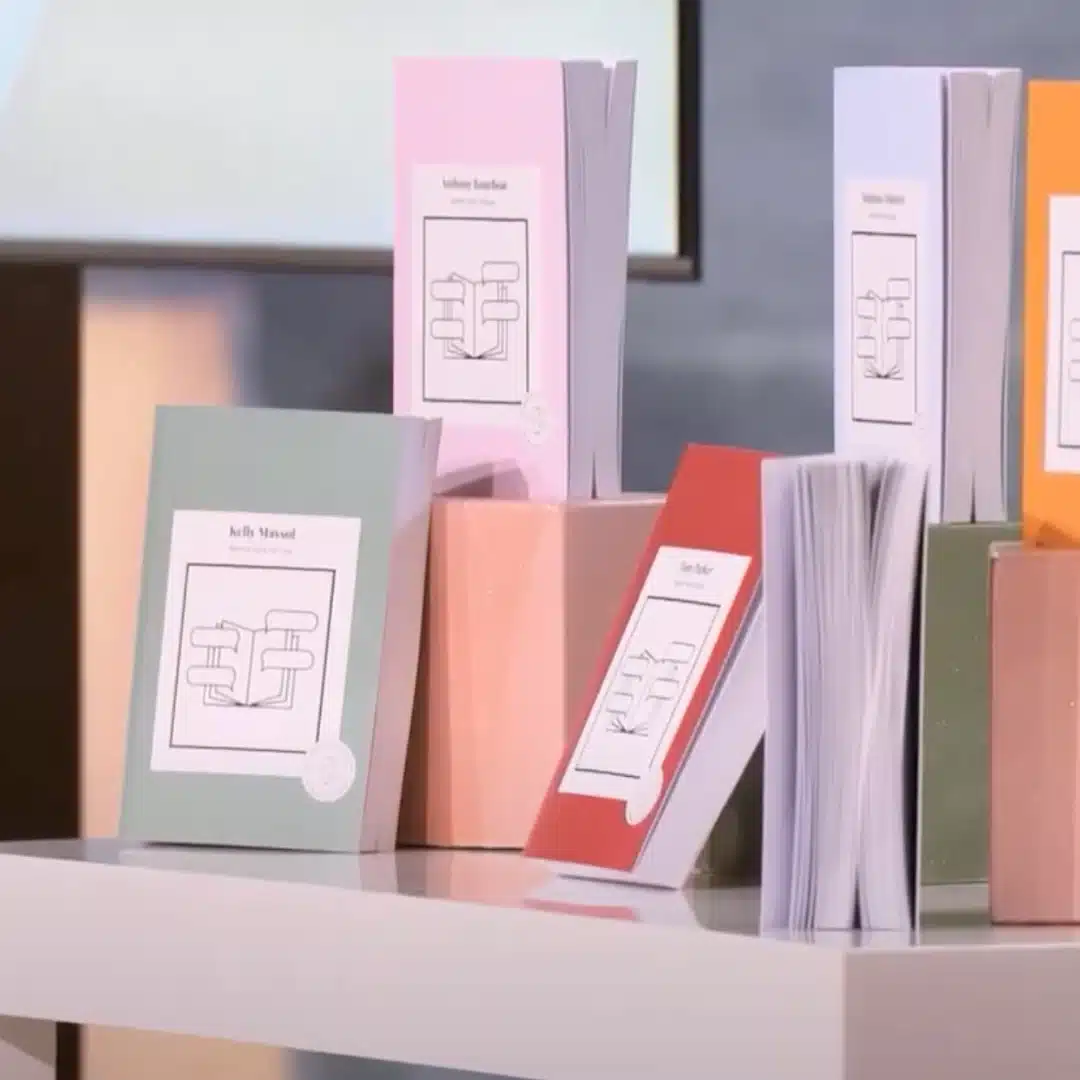 Los libros de muestra en el plató, enero de 2024