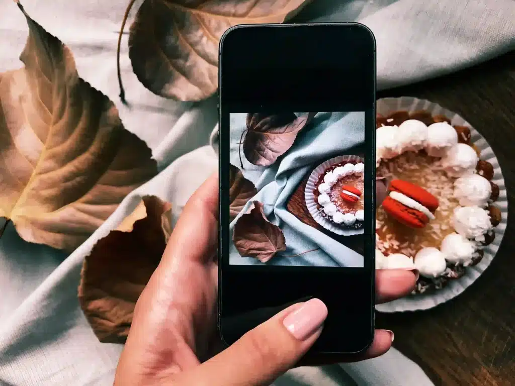 Download Instagram photos and videos on mobile