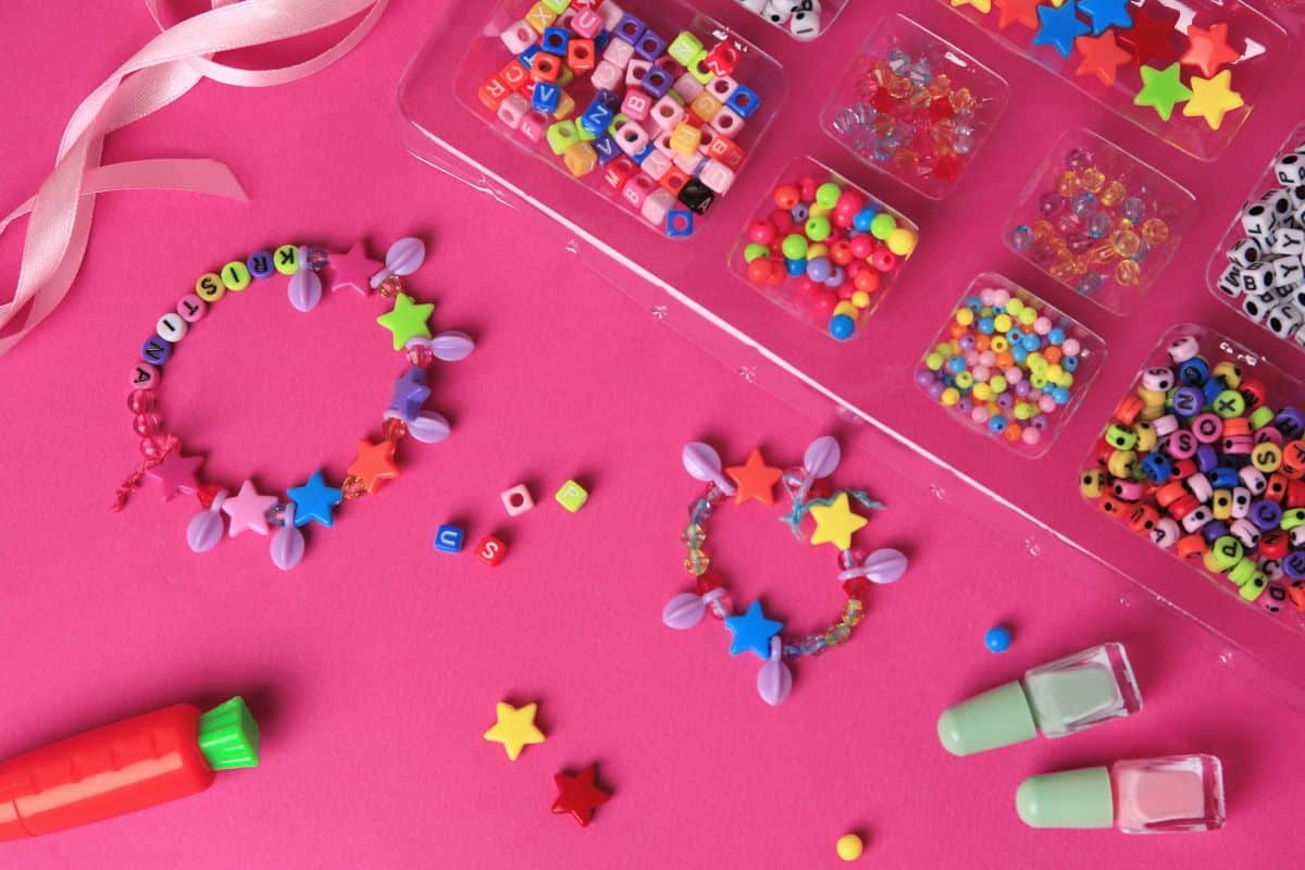 Kit de création de bijoux pour fabriquer l'un pour l'autre un accessoire spécial