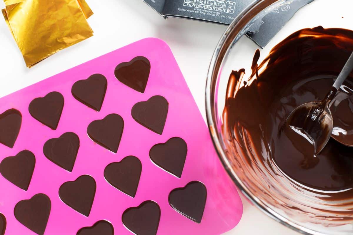 Kit de fabrication de chocolats : Faites des chocolats et envoyez-les à votre partenaire