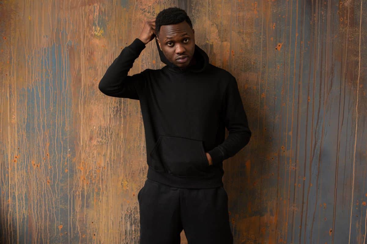 Un sweat à capuche pour un style décontracté et confortable